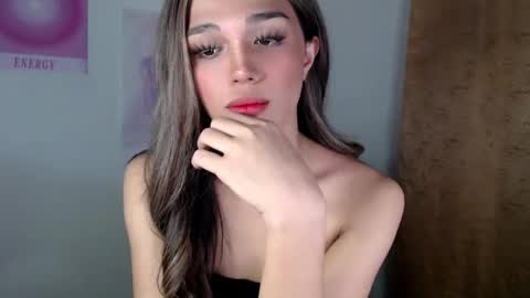 Snapshot of goldenlily69 chatting on 9, 3, 2025 Lily is Gold online show from 9, 3, 2025