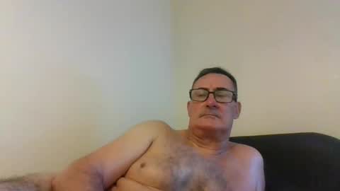 Snapshot of goldenone59 chatting on 29, 9, 2025 goldenone59 online show from 29, 9, 2025
