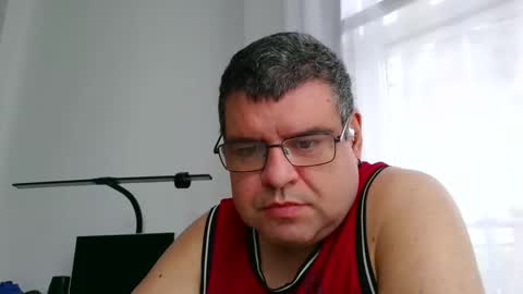 Snapshot of gomezgonz5 chatting on 28, 9, 2025 gomezgonz5 online show from 28, 9, 2025