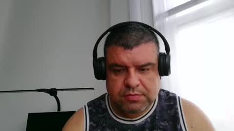 Snapshot of gomezgonz5 chatting on 8, 10, 2025 gomezgonz5 online show from 8, 10, 2025