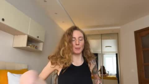 Polly online show from 3, 3, 2026