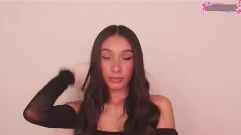 Snapshot of gorgeous_brunette chatting on 30, 11, 2025 Rose online show from 30, 11, 2025