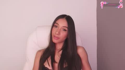 Snapshot of gorgeous_brunette chatting on 18, 12, 2025 Rose online show from 18, 12, 2025