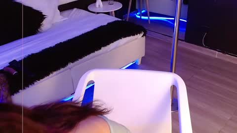 Meredith Alessandra online show from 29, 1, 2025