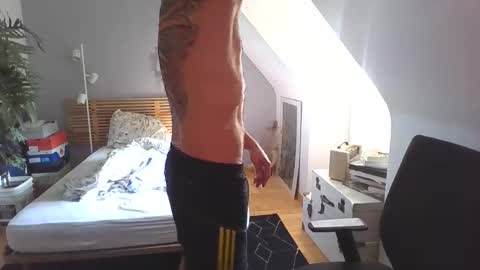 goura2000 online show from 13, 10, 2025