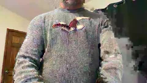 Snapshot of gqimage chatting on 12, 1, 2025 GQImage online show from 12, 1, 2025