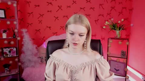 Snapshot of graceglamour chatting on 15, 12, 2024 Grace Glamour online show from 15, 12, 2024