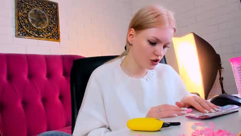 Snapshot of graceglamour chatting on 13, 1, 2025 Grace Glamour online show from 13, 1, 2025