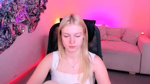Snapshot of graceglamour chatting on 13, 9, 2025 Grace Glamour online show from 13, 9, 2025