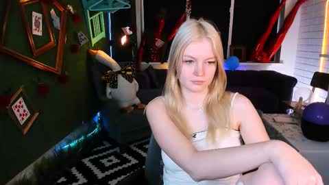 Snapshot of graceglamour chatting on 4, 10, 2025 Grace Glamour online show from 4, 10, 2025