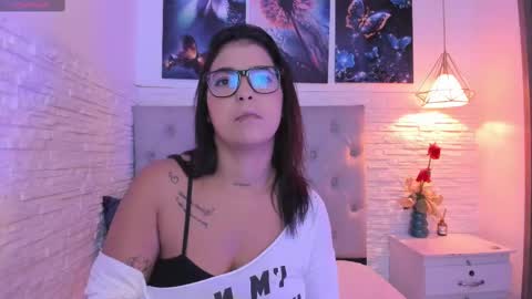 Snapshot of graceymilf999 chatting on 11, 3, 2025 Gracey Milf online show from 11, 3, 2025