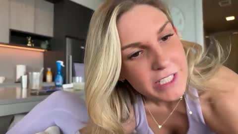 Snapshot of graciemae_baexx chatting on 27, 2, 2025 Gracie Mae online show from 27, 2, 2025