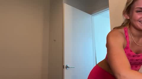 Snapshot of graciemae_baexx chatting on 6, 3, 2025 Gracie Mae online show from 6, 3, 2025