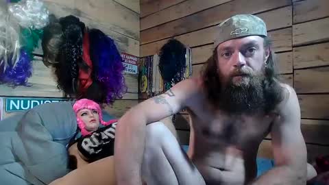 Snapshot of grannypounder chatting on 8, 3, 2025 grannypounder online show from 8, 3, 2025