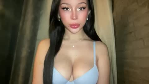 Marie Pelie online show from 19, 12, 2025