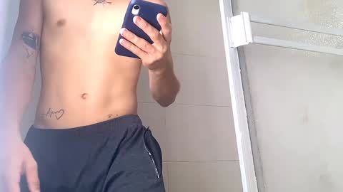 Snapshot of grecia_millercol chatting on 4, 1, 2025 grecia_millercol online show from 4, 1, 2025