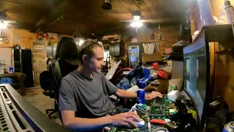 Snapshot of greenlungs8195 chatting on 3, 8, 2026 Greenlungs8195 online show from 3, 8, 2026