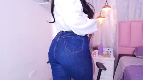   online show from 1, 2, 2025