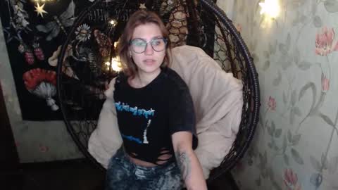 Snapshot of greenwitch9 chatting on 26, 9, 2025 Lina online show from 26, 9, 2025