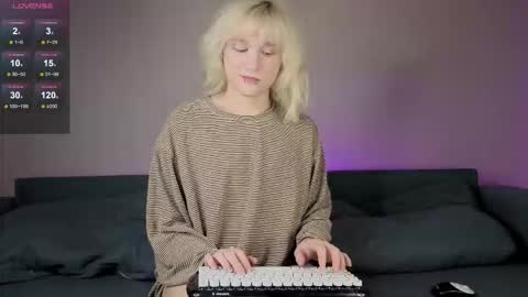 Greg-independent model online show from 13, 11, 2025