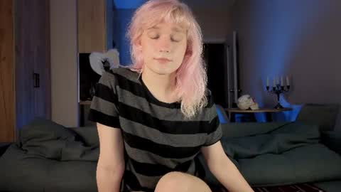 Snapshot of gregory_byyrd chatting on 25, 6, 2026 Greg-independent model online show from 25, 6, 2026