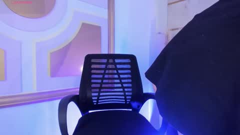 Greta Velvet  online show from 17, 1, 2026