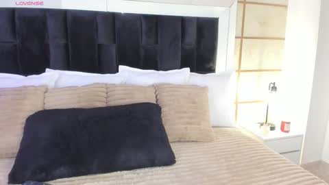 Greta Velvet  online show from 4, 3, 2026