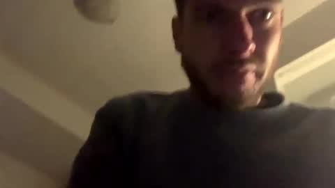 Perfectlyaveragesavage online show from 10, 3, 2026