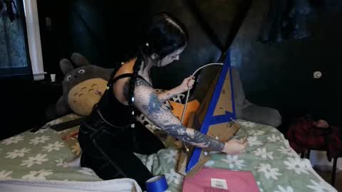 Snapshot of grumpytwo chatting on 13, 10, 2025 grumpytwo online show from 13, 10, 2025