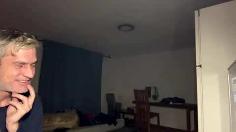 guardiannif_ online show from 9, 2, 2025