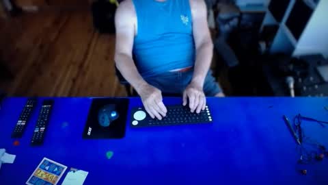 guesswhatigot2 online show from 8, 2, 2026