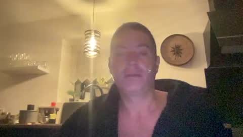 Snapshot of guil0 chatting on 17, 9, 2025 guil0 online show from 17, 9, 2025