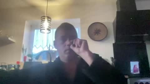 Snapshot of guil0 chatting on 5, 10, 2025 guil0 online show from 5, 10, 2025