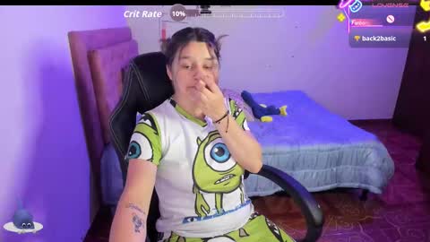 Hello Im Julieta Im 25 years old welcome to my room have fun and be happy. online show from 16, 9, 2025