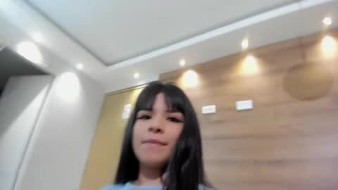 Snapshot of gummyluv chatting on 5, 10, 2025 gummyluv online show from 5, 10, 2025