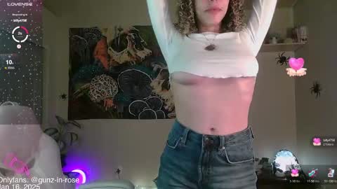 Snapshot of gunzinrose chatting on 16, 1, 2025 Kylie online show from 16, 1, 2025