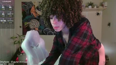 Snapshot of gunzinrose chatting on 31, 1, 2025 Kylie online show from 31, 1, 2025
