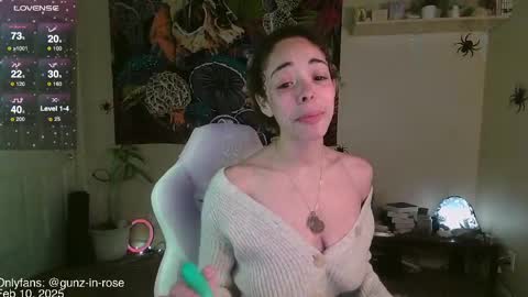 Snapshot of gunzinrose chatting on 10, 2, 2025 Kylie online show from 10, 2, 2025