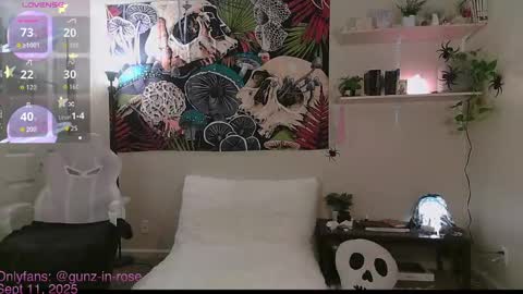 Snapshot of gunzinrose chatting on 11, 9, 2025 Kylie online show from 11, 9, 2025