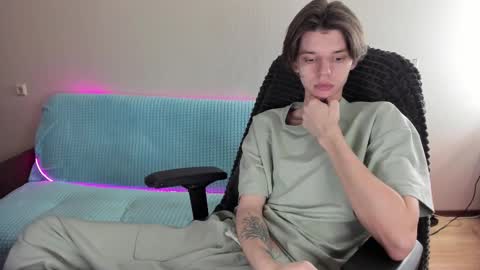 guy_liam1 online show from 13, 2, 2025