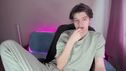 guy_liam1 online show from 22, 2, 2025