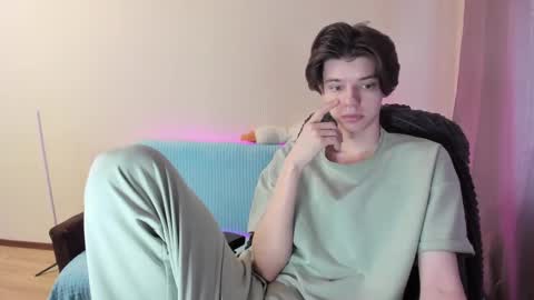 guy_liam1 online show from 23, 2, 2025