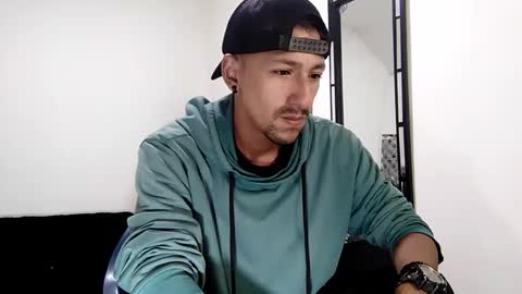 Snapshot of guykarim chatting on 10, 1, 2025 karim online show from 10, 1, 2025