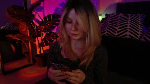 gwenhilton online show from 22, 1, 2025