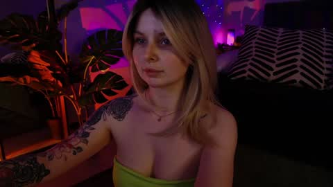 gwenhilton online show from 25, 1, 2025