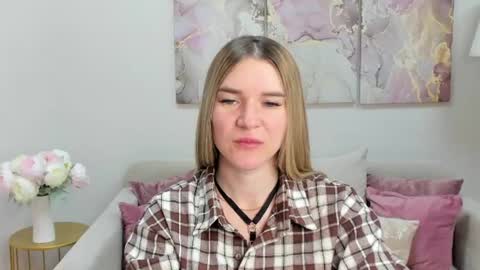 Snapshot of gwensmitt chatting on 19, 6, 2026 gwensmitt online show from 19, 6, 2026