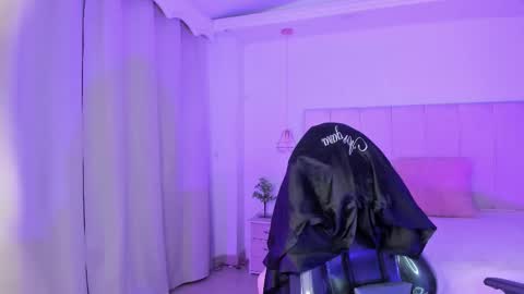 gyal_8_ online show from 15, 3, 2026