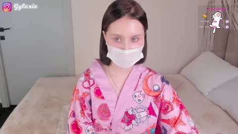 Snapshot of gylaxie chatting on 14, 10, 2025 online show from 14, 10, 2025