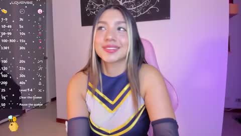 Snapshot of h3y_mia3 chatting on 15, 1, 2025 Paulina  online show from 15, 1, 2025