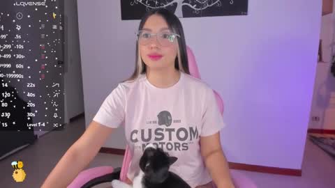 Snapshot of h3y_mia3 chatting on 23, 2, 2025 Paulina  online show from 23, 2, 2025